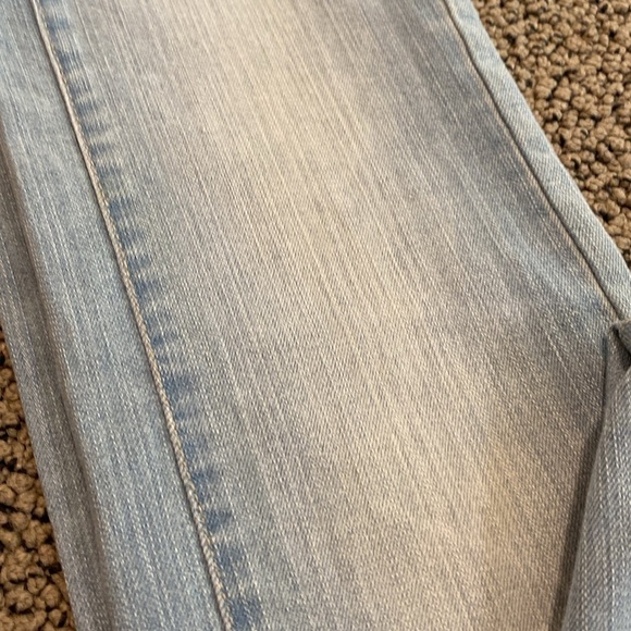 Skinny Jeans2 Lightwash Denim Jeans Size 2P Straight Leg in Like New Condition - Picture 2 of 10